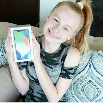 Family Fizz iPhone X Giveaway (Familyfizz.tv) Family Fizz iPhone X Giveaway